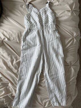 Striped White & Baby Blue Linen-Blend Girls Size Small Tahari Jumpsuit